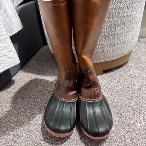 Black and Brown Duck Boots with Cream Lining